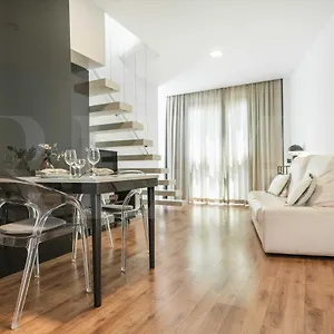https://artistic-duplex-w-terrace-by-picasso-museum.1costadelsol.com
